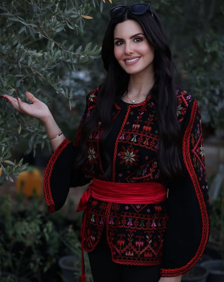 Il est clair qu'il représentera la Palestine qui participera d'abord au concours Miss Univers pour la première fois - Image: 2