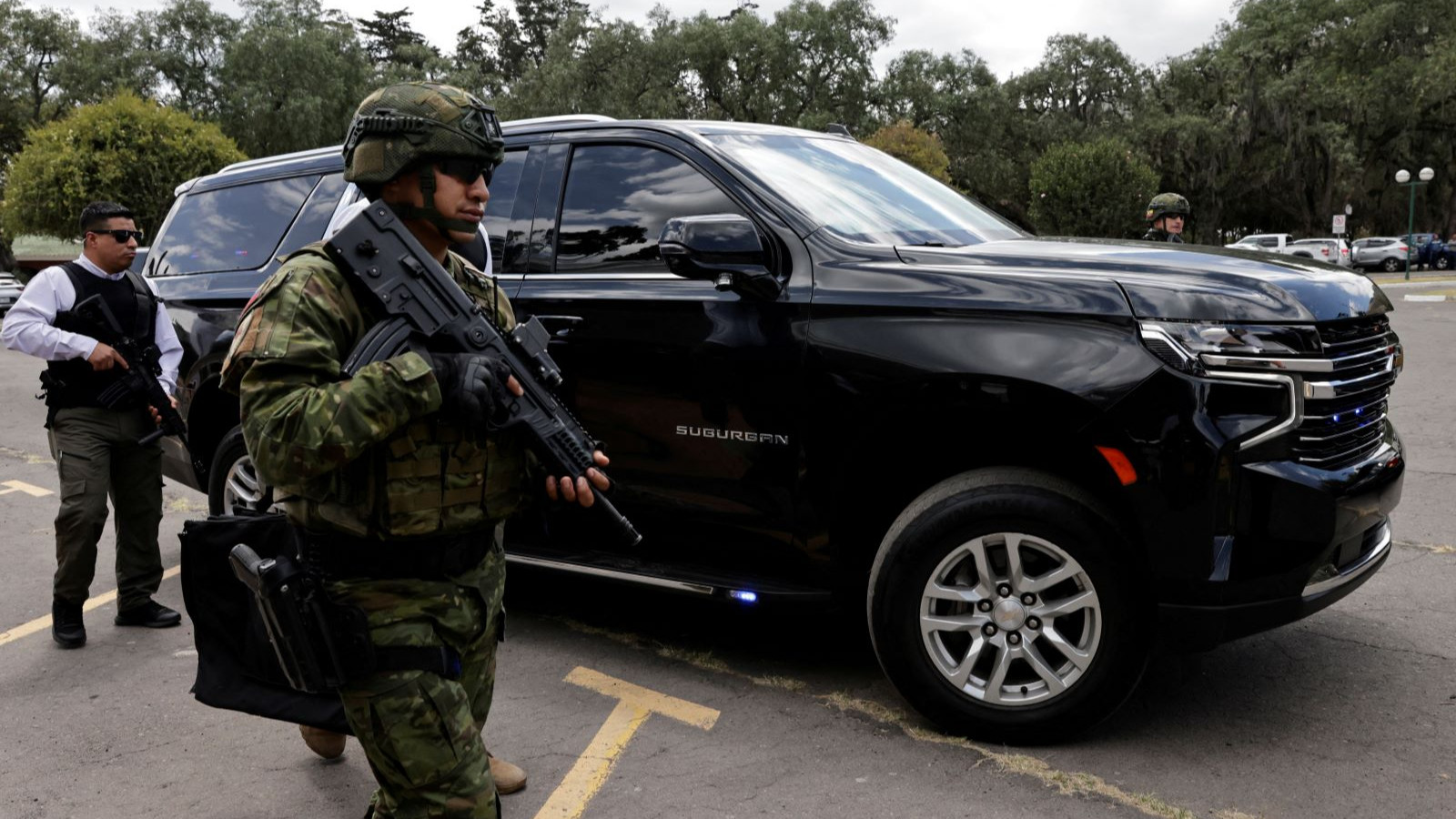 Deux massacres en Équateur: ils sont venus portant une tenue de soldat ... il y a beaucoup de morts et de blessés