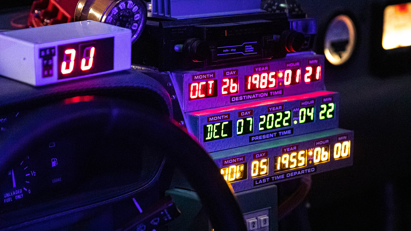 Il s'est avéré qu'un institut secret travaille sur la machine à tempaire