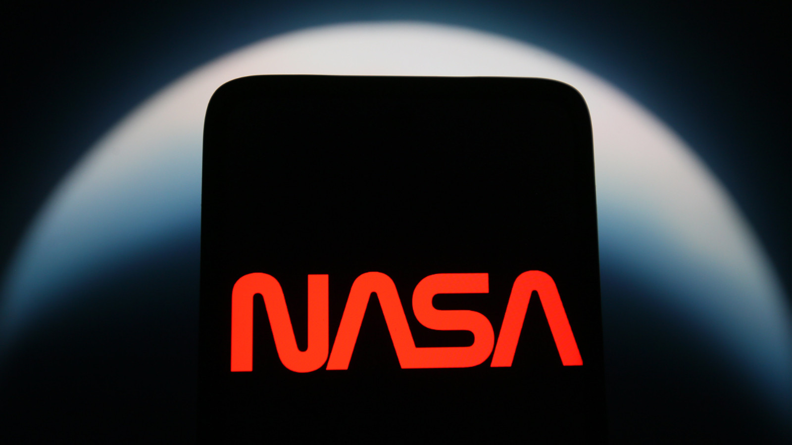 "La NASA se retire des affaires mondiales!"