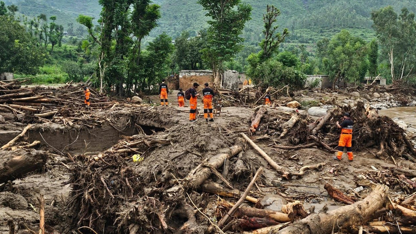 La perte de vie dans la catastrophe des inondations au Pakistan est passé à 657