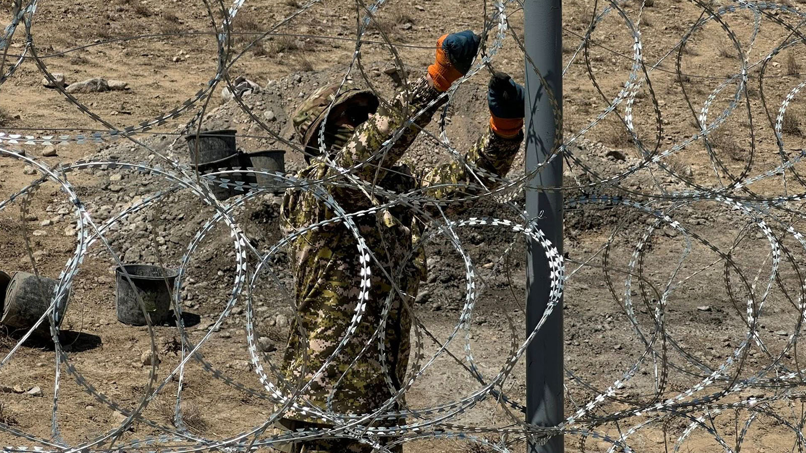 Le Kirghizistan a commencé à travailler à la frontière du Tadjikistan.