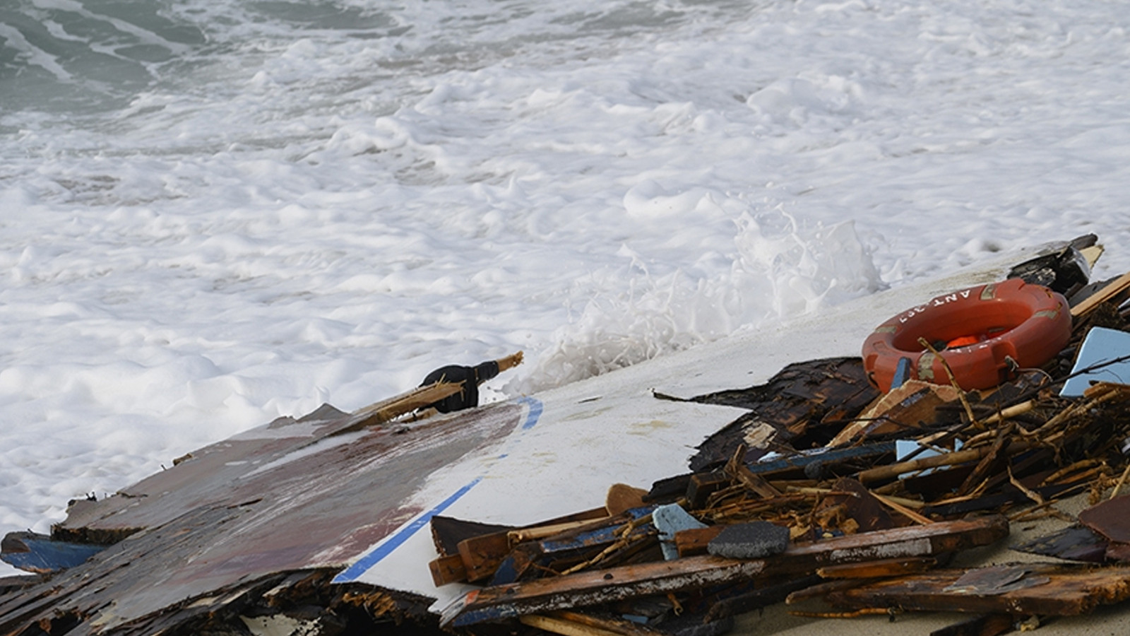 Le nombre de morts dans la catastrophe des immigrants est passé à 92