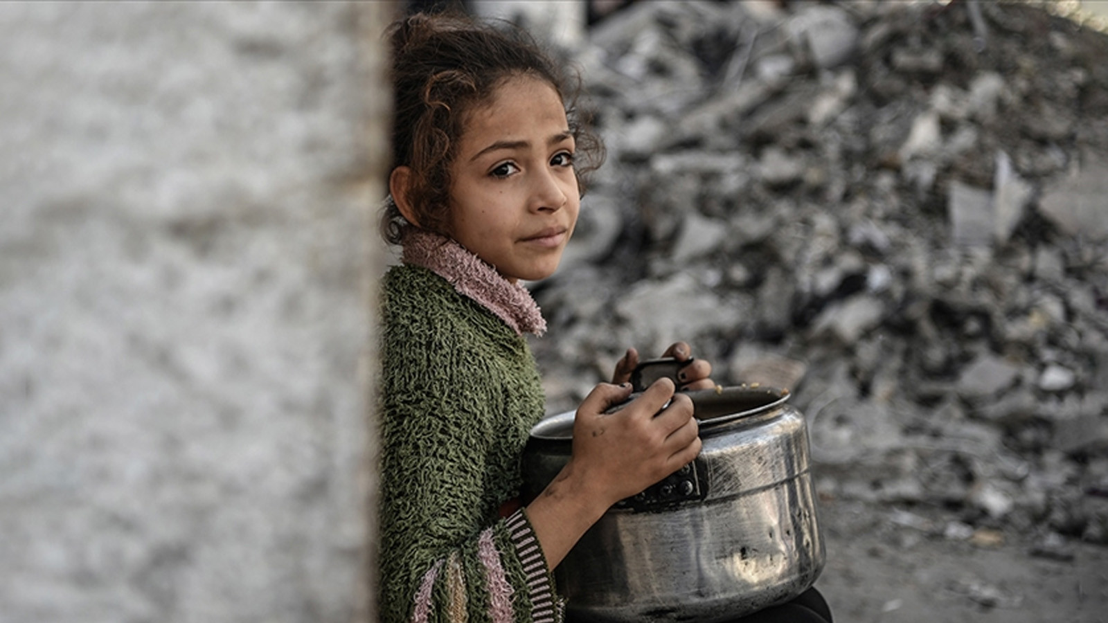 Le nombre de personnes qui ont perdu la vie en raison de la faim à Gaza sont passées à 303