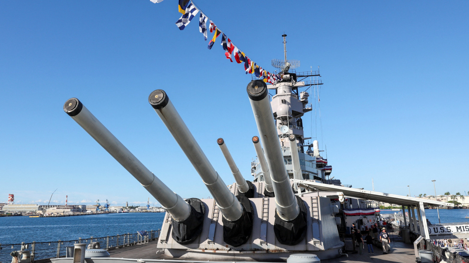 Des avions de chasse au Venezuela ont survolé des navires de guerre américains