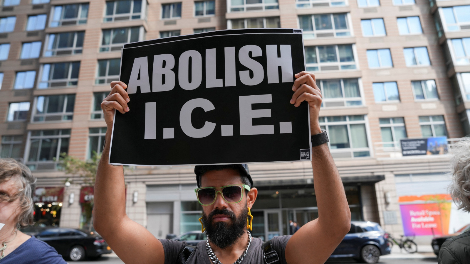 Les centres de Trump pour éliminer les gens de l'humanité: comme les camps de concentration des nazis