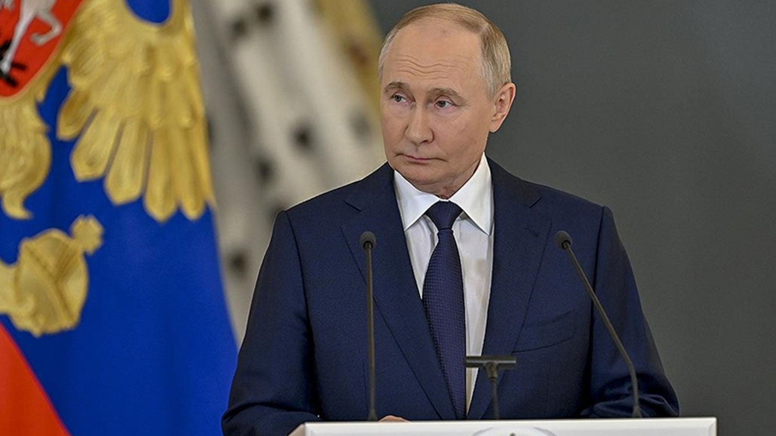 Poutine a déclaré qu'ils considéreraient les troupes étrangères possibles pour être déployées en Ukraine.