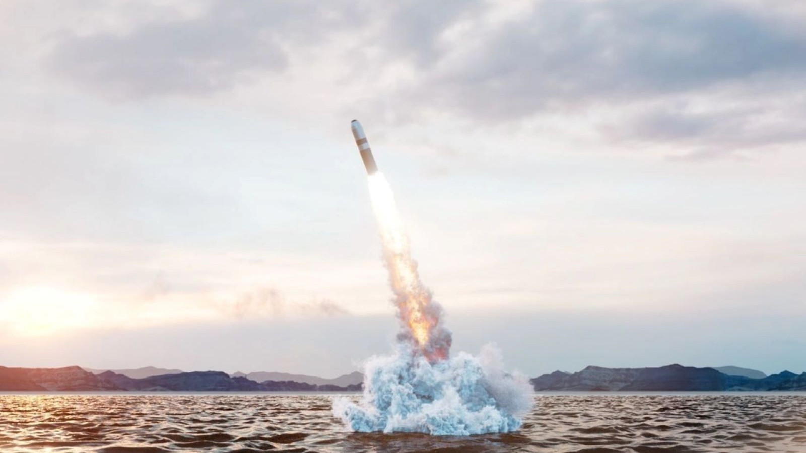 Un développement dangereux dans les Caraïbes: Missile balistique Trident II avec 12 capuchons nucléaires indépendants a été testé