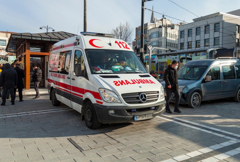 Le système d'annonce peut être la cause d'un accident, «veuillez céder la place à l'ambulance» - Image: 2