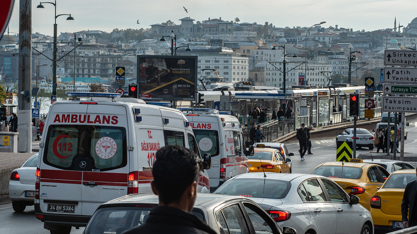 Le système d'annonce peut être la cause d'un accident, «veuillez céder la place à l'ambulance»