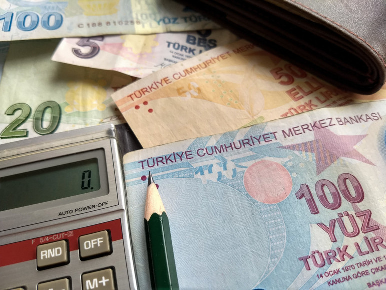 7 millions de personnes seront concernées, quelles sont les prévisions du salaire minimum ? - Photo : 2