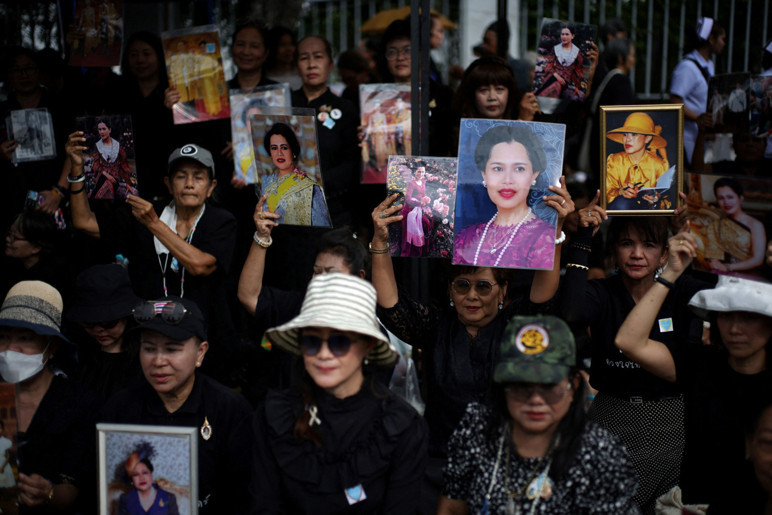 L'époustouflante collection de bijoux de la reine de Thaïlande qui a rendu son dernier soupir - Photo : 4