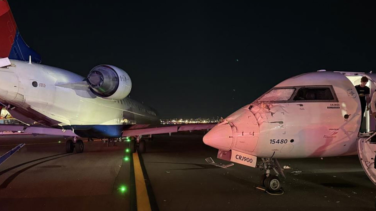 L'accident qui a effrayé l'aéroport de Laguardia à New York! Deux avions de passagers sont entrés en collision