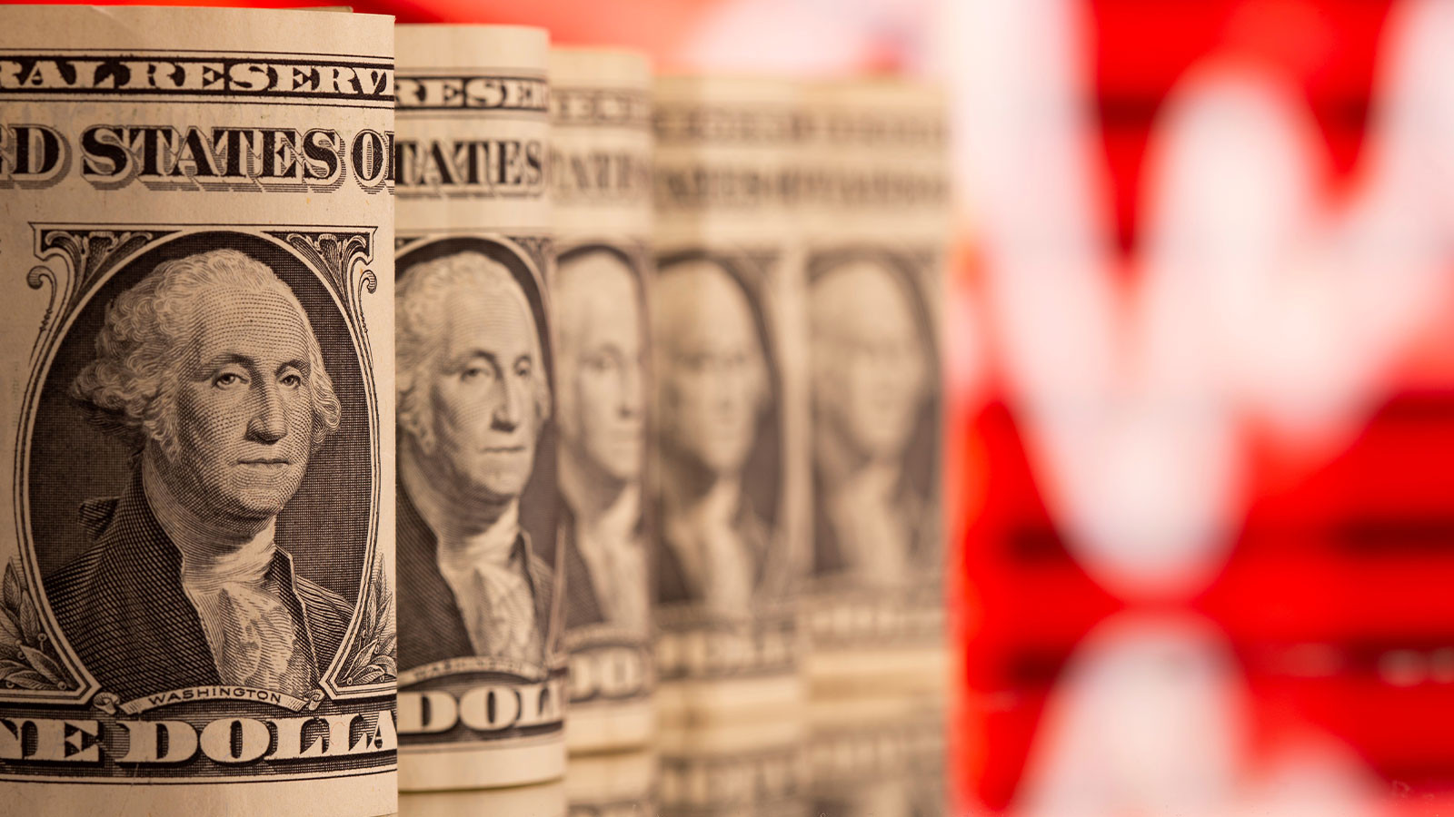 Le dollar est en hausse, enquête attendue