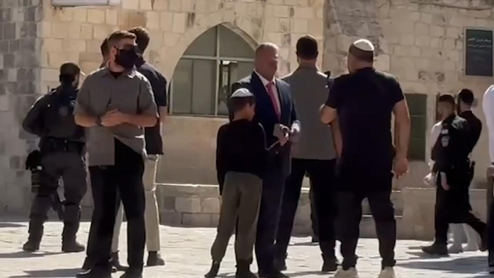 Le ministre israélien d’extrême droite Ben-Gvir fait une descente dans la mosquée Al-Aqsa !