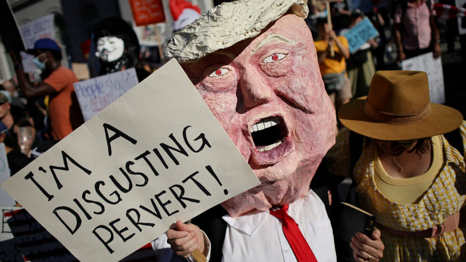 Les Américains sont descendus dans la rue dans tout le pays contre Trump : non aux rois