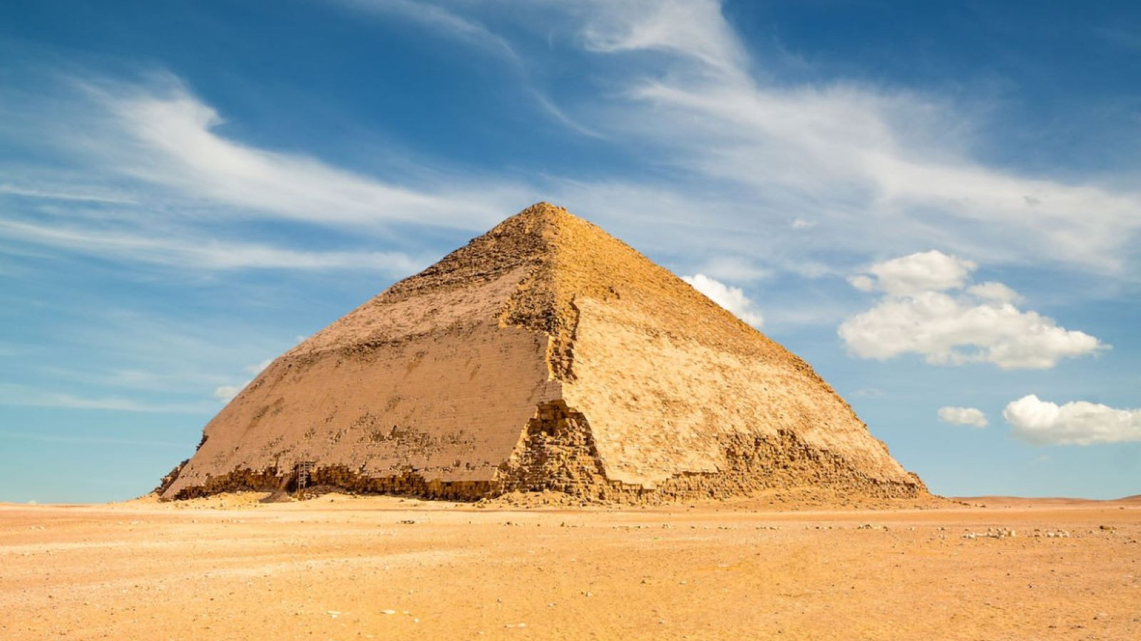 Opération dans la pyramide en Egypte : un touriste espagnol a été secouru d'une profondeur de 80 mètres où il est tombé
