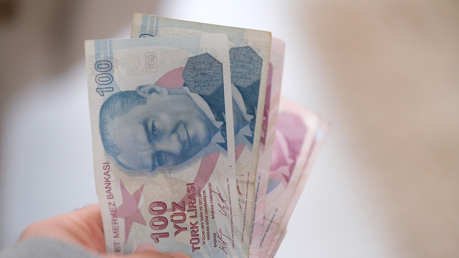 Tous les regards sont tournés vers les négociations sur le salaire minimum ! Quand le salaire minimum sera-t-il déterminé ?