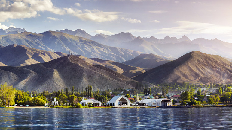 La ville de la Route de la Soie trouvée ! Monde perdu dans le lac kirghize - Photo: 2