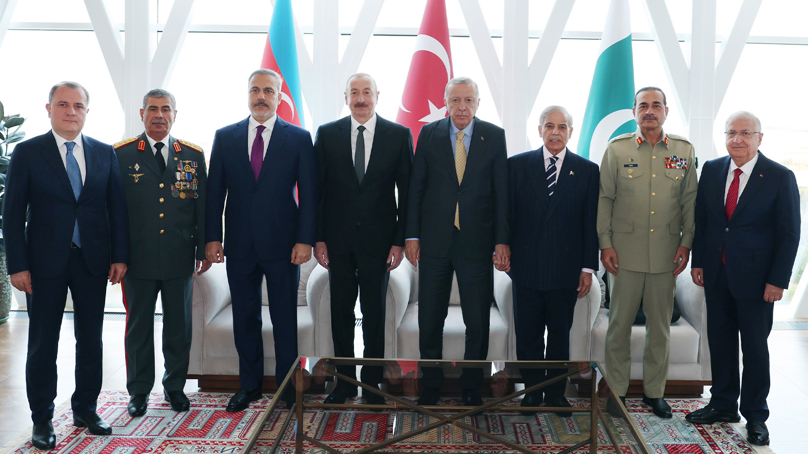 Le Président Erdoğan a rencontré le Président azerbaïdjanais Aliyev et le Premier ministre pakistanais Sharif