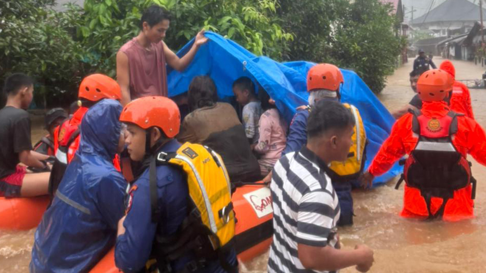 Les fortes pluies ont coûté des vies ! 10 personnes sont mortes dans des inondations et des glissements de terrain