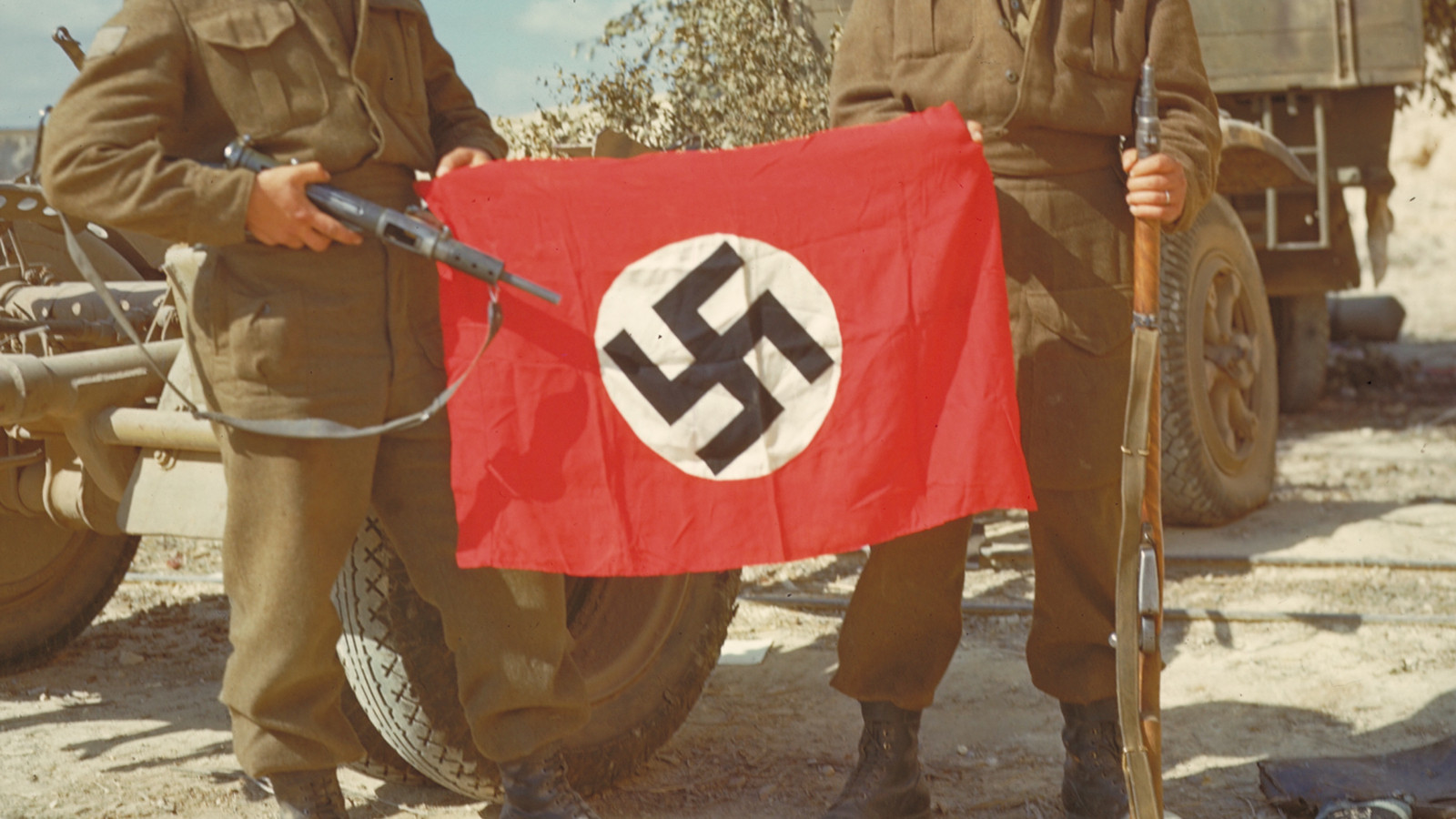 Les garde-côtes américains ont pris du recul : ils ont retiré la croix nazie du statut de « symbole de haine »