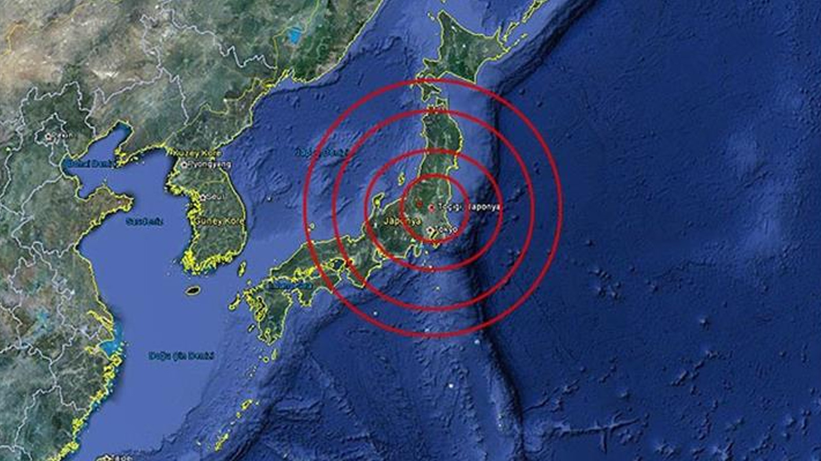 Tsunami après le tremblement de terre au Japon