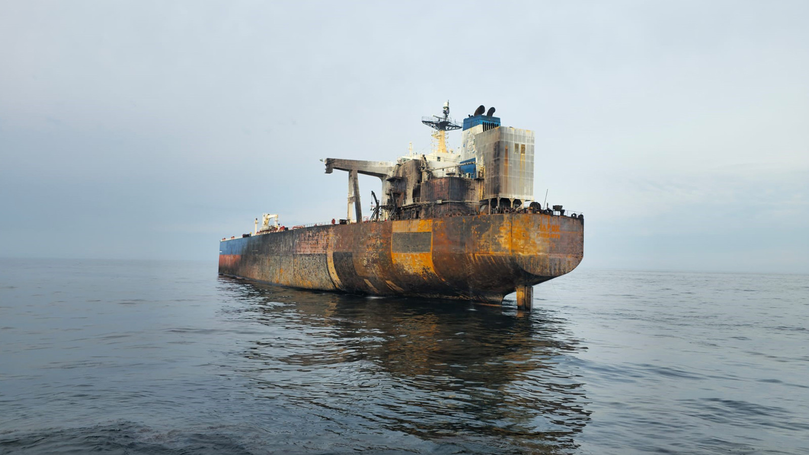 Fuite détectée sur le pétrolier KAIROS heurté par l'Ukraine