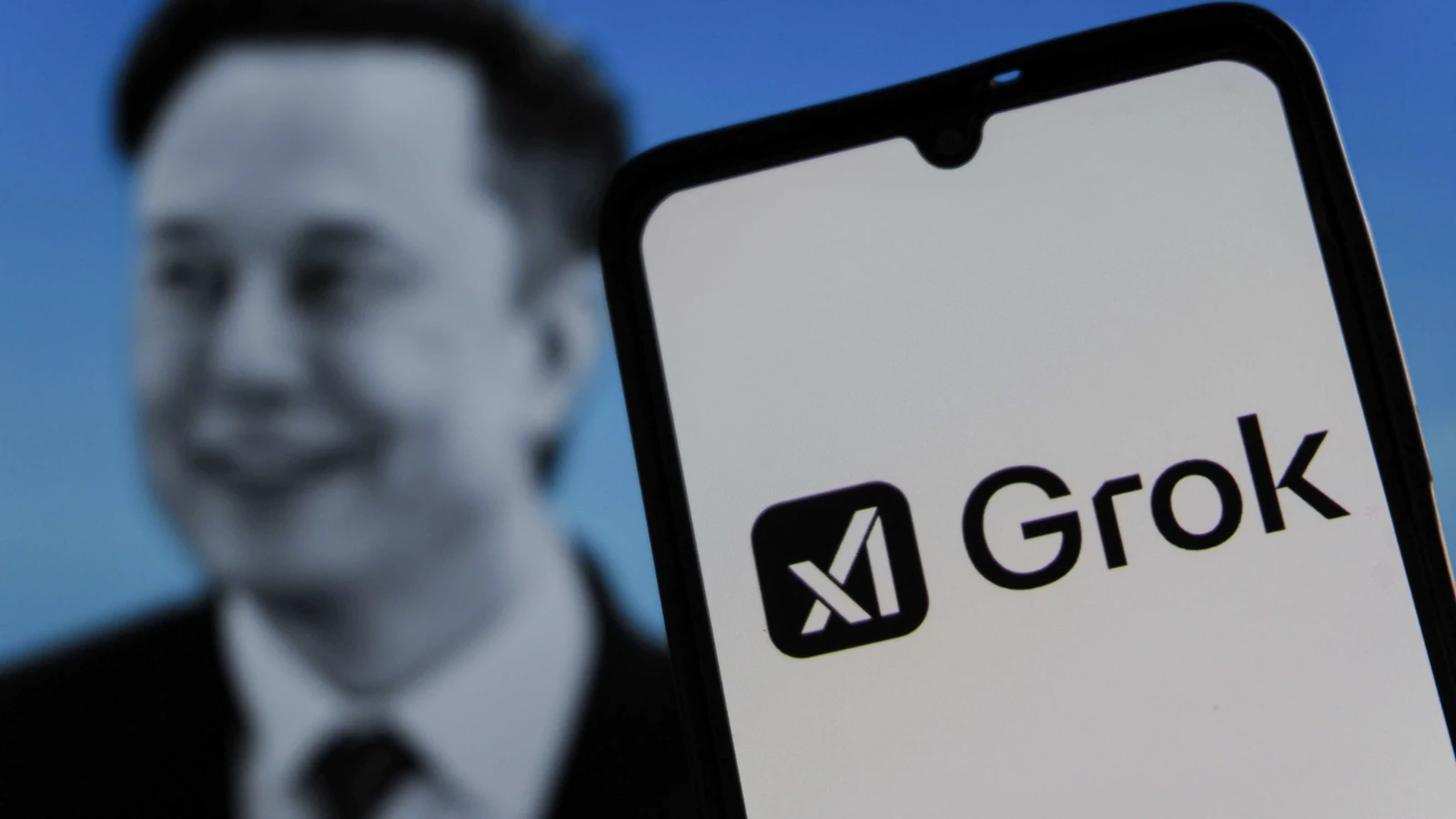 Grok a produit des images explicites de la mère de l'enfant d'Elon Musk