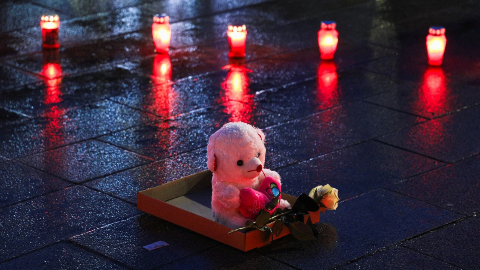 Incendie en Suisse dans lequel 40 personnes sont mortes: 400 mille francs de caution demandés aux propriétaires de discothèques