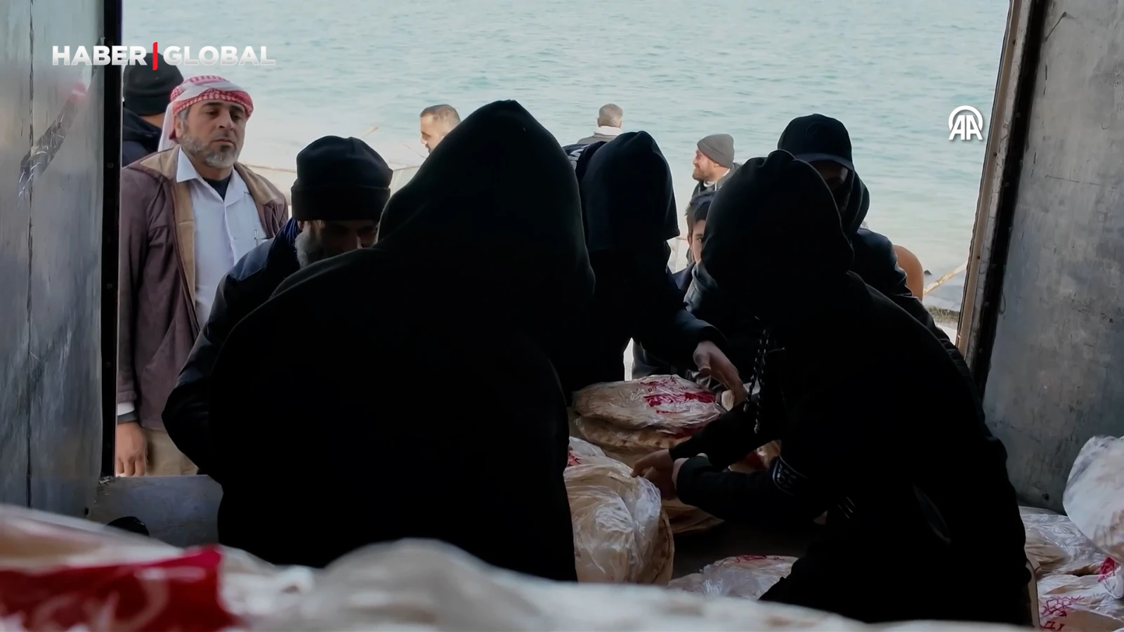 L'aide a été livrée par bateau à 9 villages d'Aynularab, en Syrie
