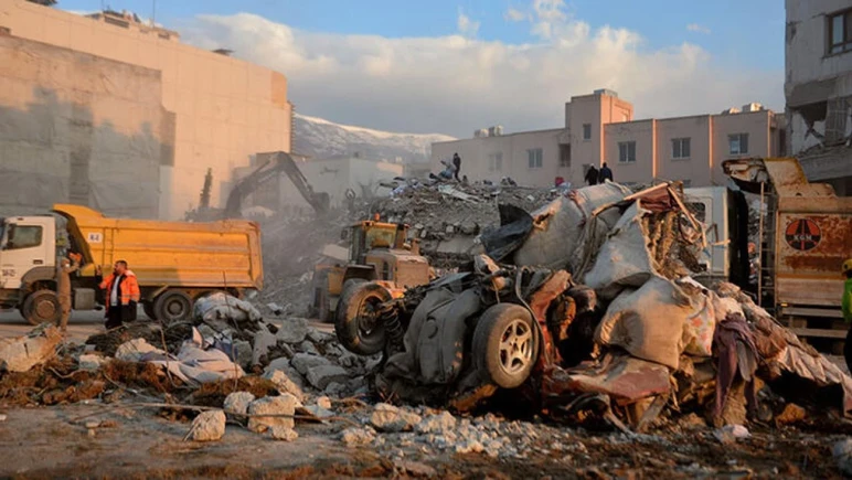 Limite légale 40, mesurée 128 ! Pollution de l'air dans la zone sismique - Photo : 2