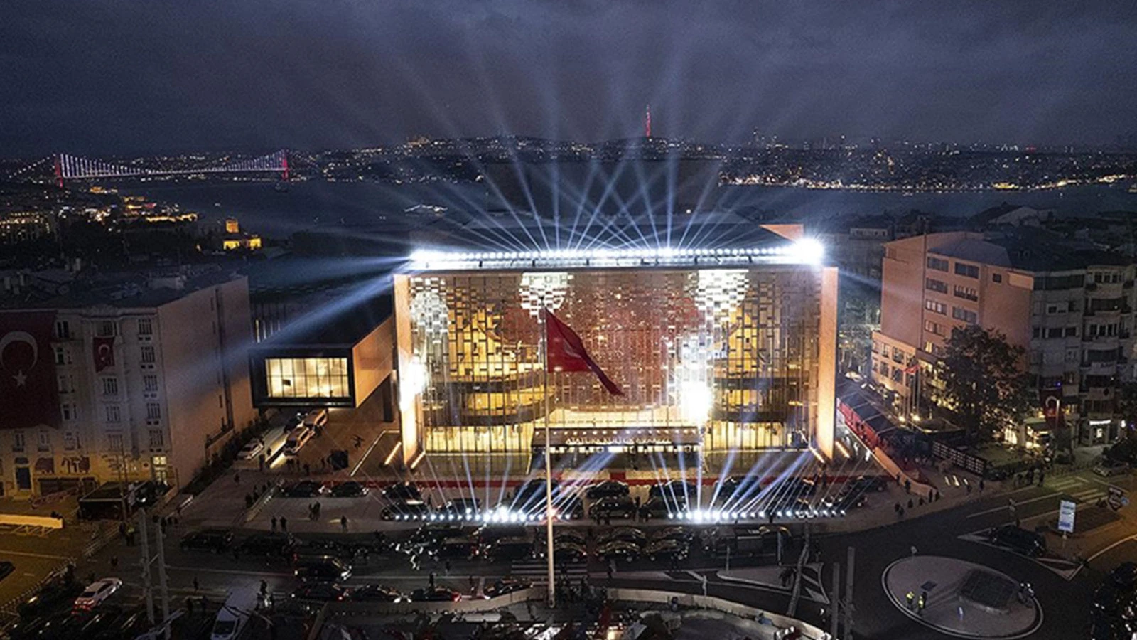 Cemre tombe dans les coeurs