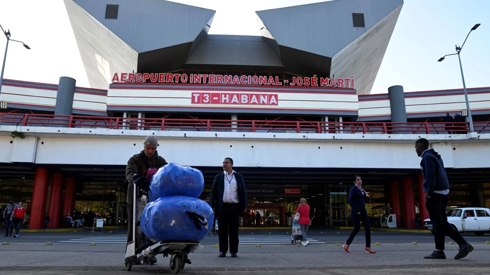 De nombreux Russes sont bloqués à Cuba ! Décision éclair de la Russie