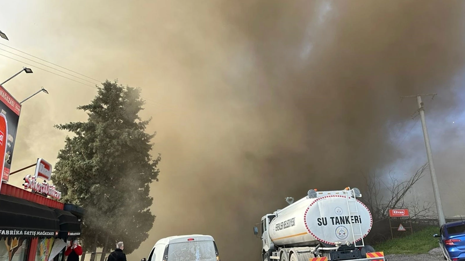 Incendie dans une usine de confiserie à Sakarya