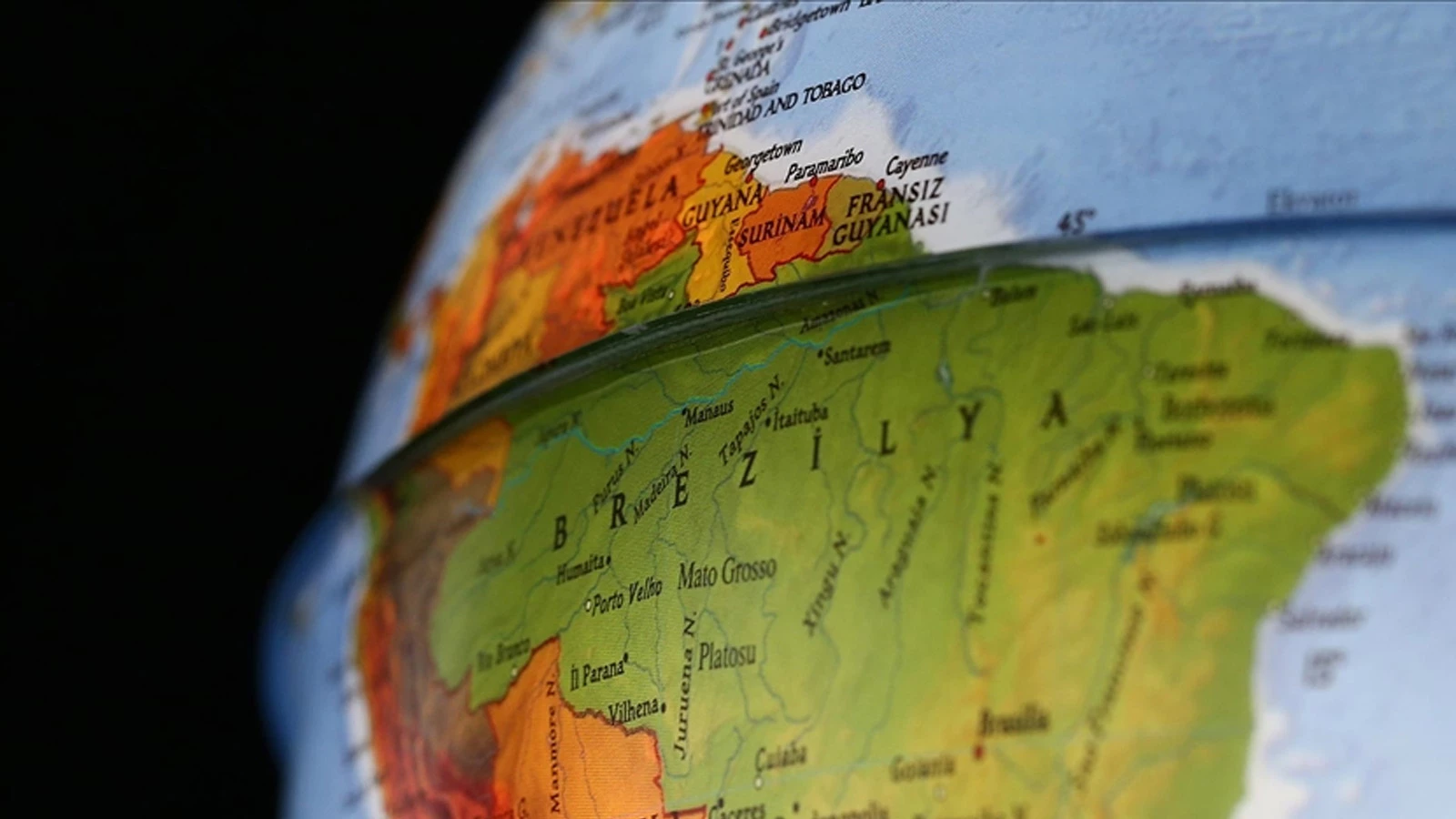 Le Brésil connaît une catastrophe : des dizaines de morts et de disparus