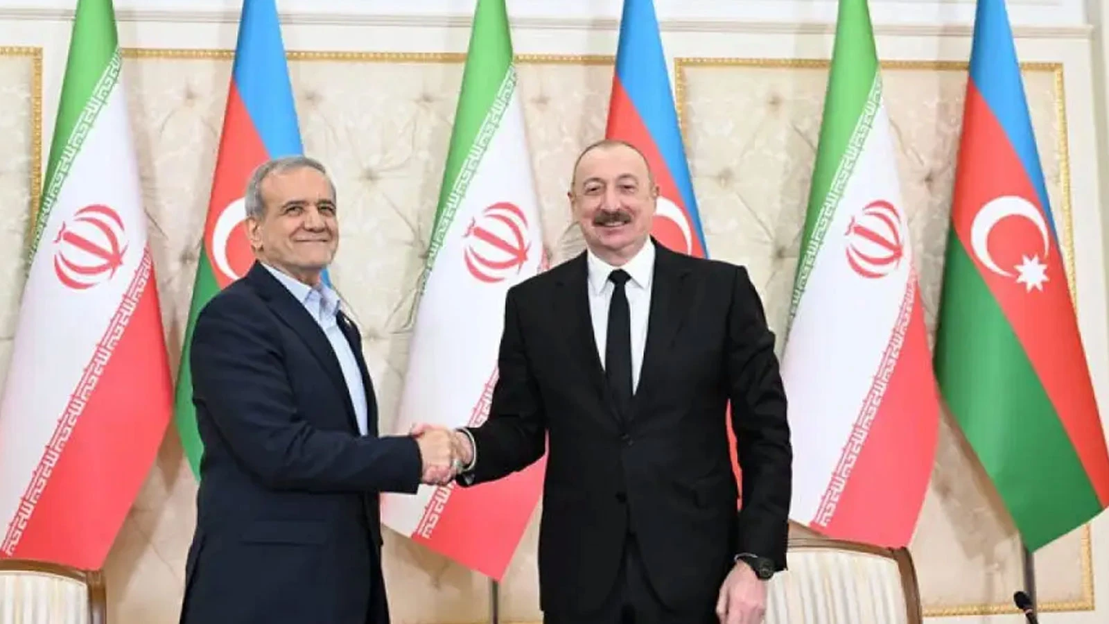 Le président azerbaïdjanais Aliyev et le président iranien Pezeshkiyan ont discuté des tensions régionales