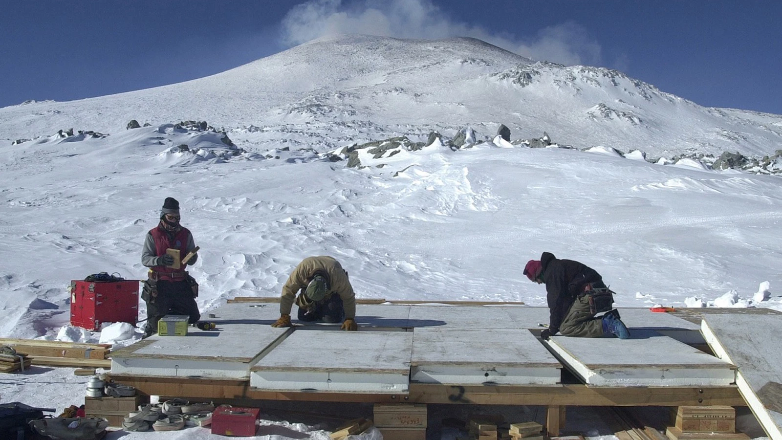 Le salaire annuel est de 1 million 800 mille TL... Vous recherchez des travailleurs pour travailler par temps glacial !