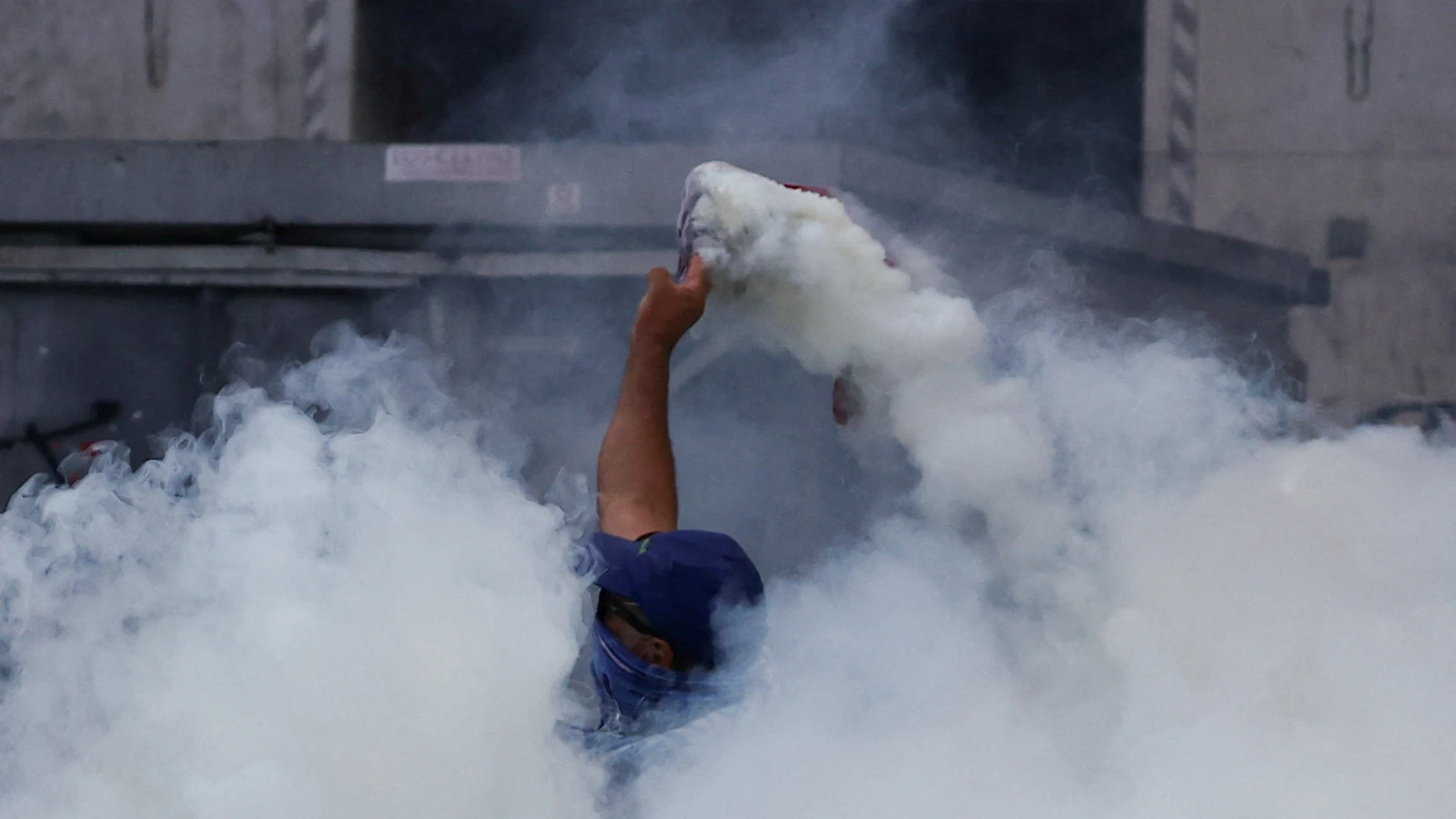 « L'esclavage » est de retour : révolte du peuple argentin : obligation de travailler 12 heures