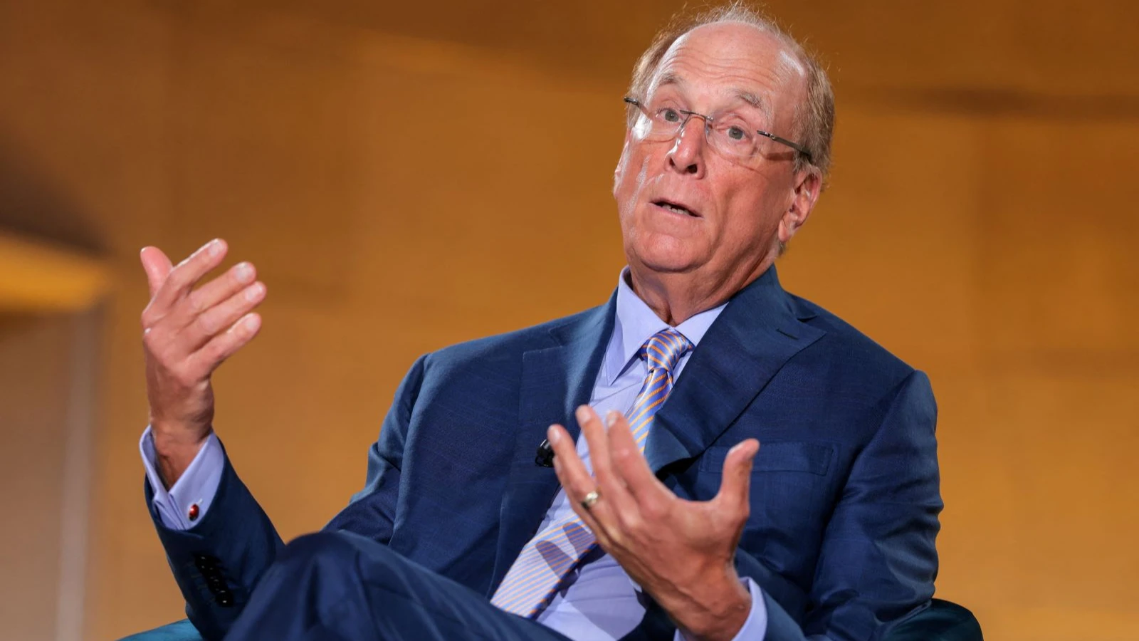 Fink, PDG de BlackRock, a prévenu : si la guerre ne se termine pas immédiatement, une crise qui durera des années sera déclenchée.