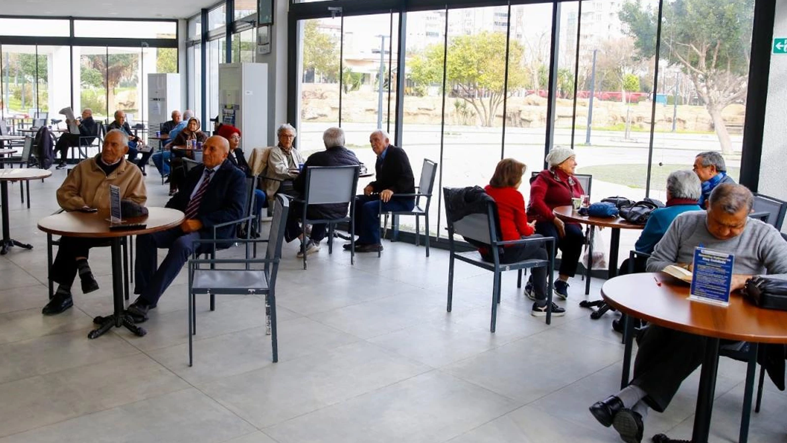 Il a été annoncé qu'il y a 3 provinces où le nombre de retraités est supérieur au nombre d'employés