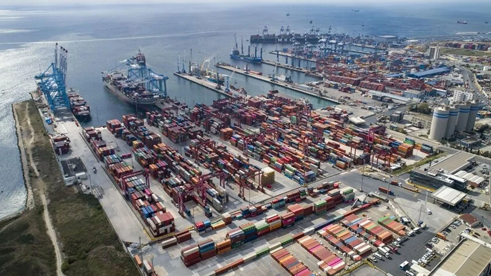 Le déficit du commerce extérieur a augmenté de 15,9 pour cent en février