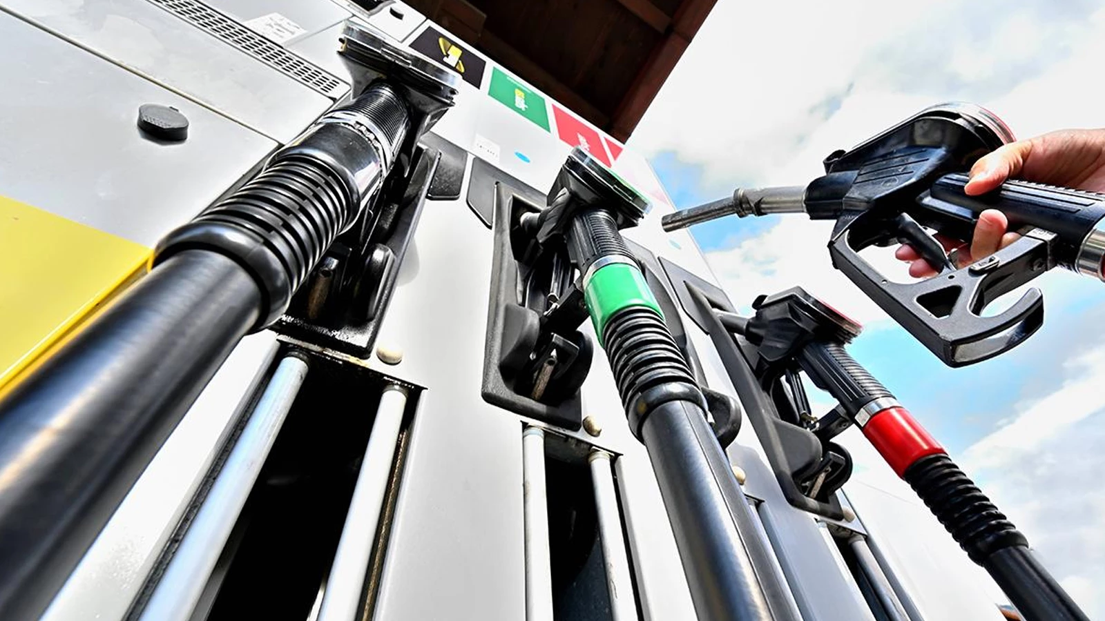 Les prix du diesel ont augmenté, l'enseigne a changé à minuit !