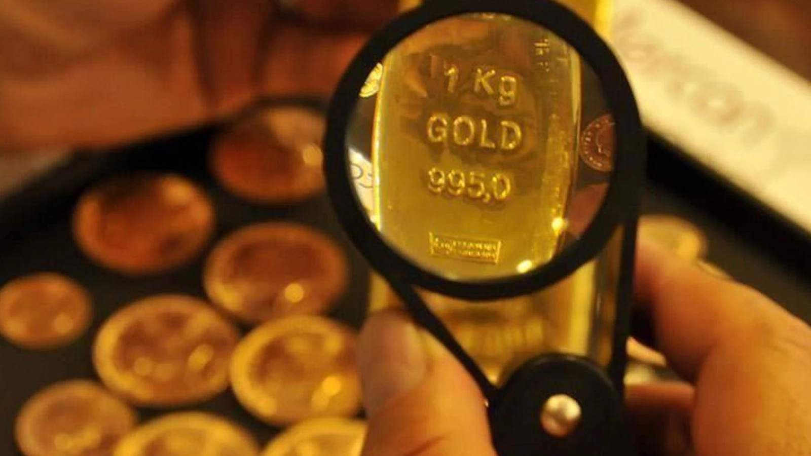 L'expert a expliqué : Si la guerre entre le Pakistan et l'Afghanistan se prolonge, vous ne pourrez pas détenir d'or et d'argent.