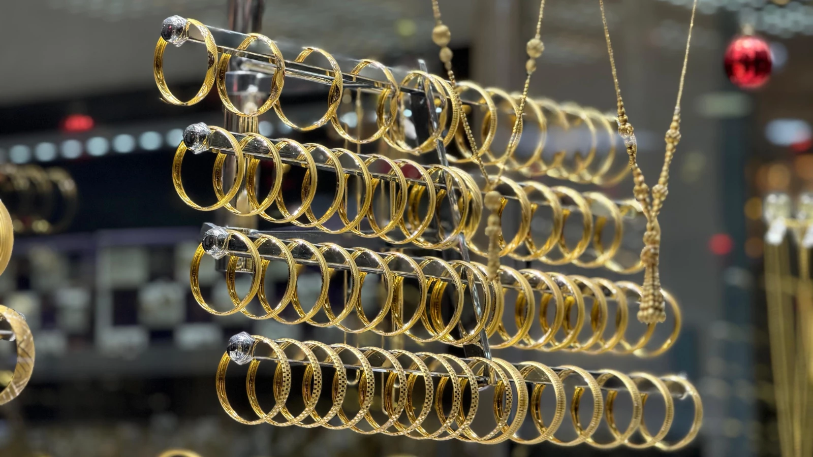 L'or a augmenté, est tombé, puis a augmenté à nouveau