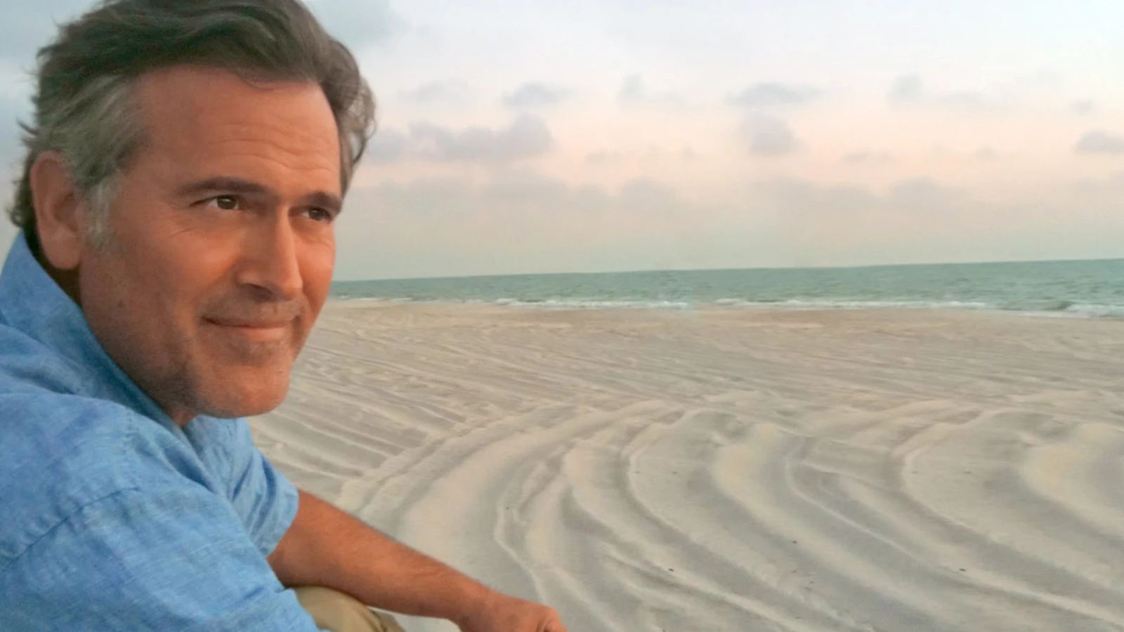 Mauvaise nouvelle pour les fans : la star emblématique du cinéma d'horreur Bruce Campbell, star de la série The Evil Dead, annonce son diagnostic de cancer