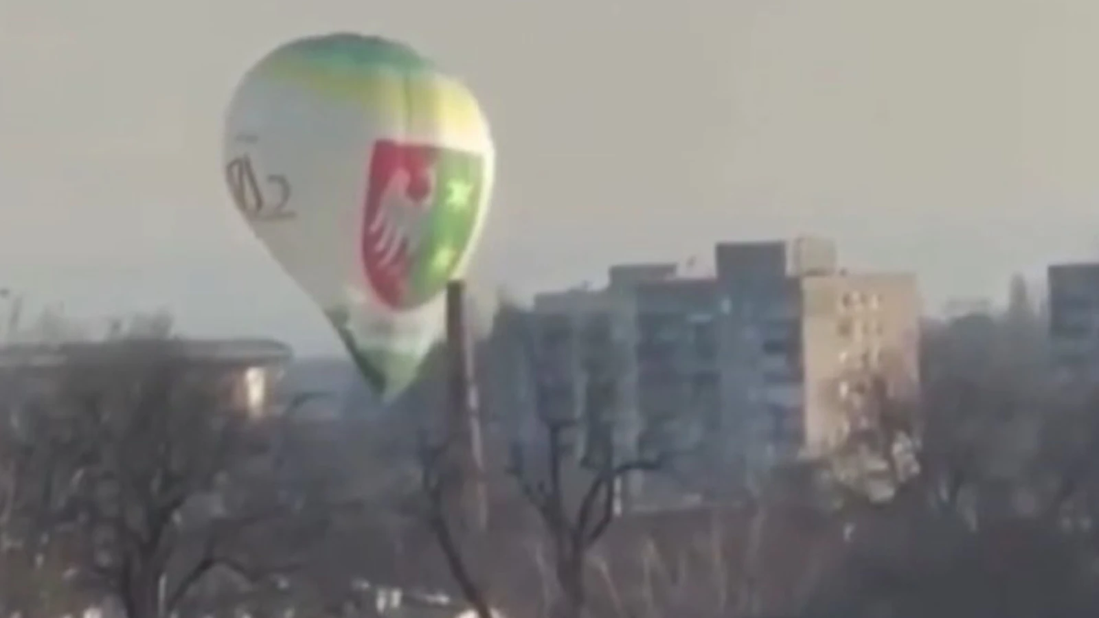 Une montgolfière s'est écrasée sur un immeuble en Pologne : 1 mort, 2 blessés