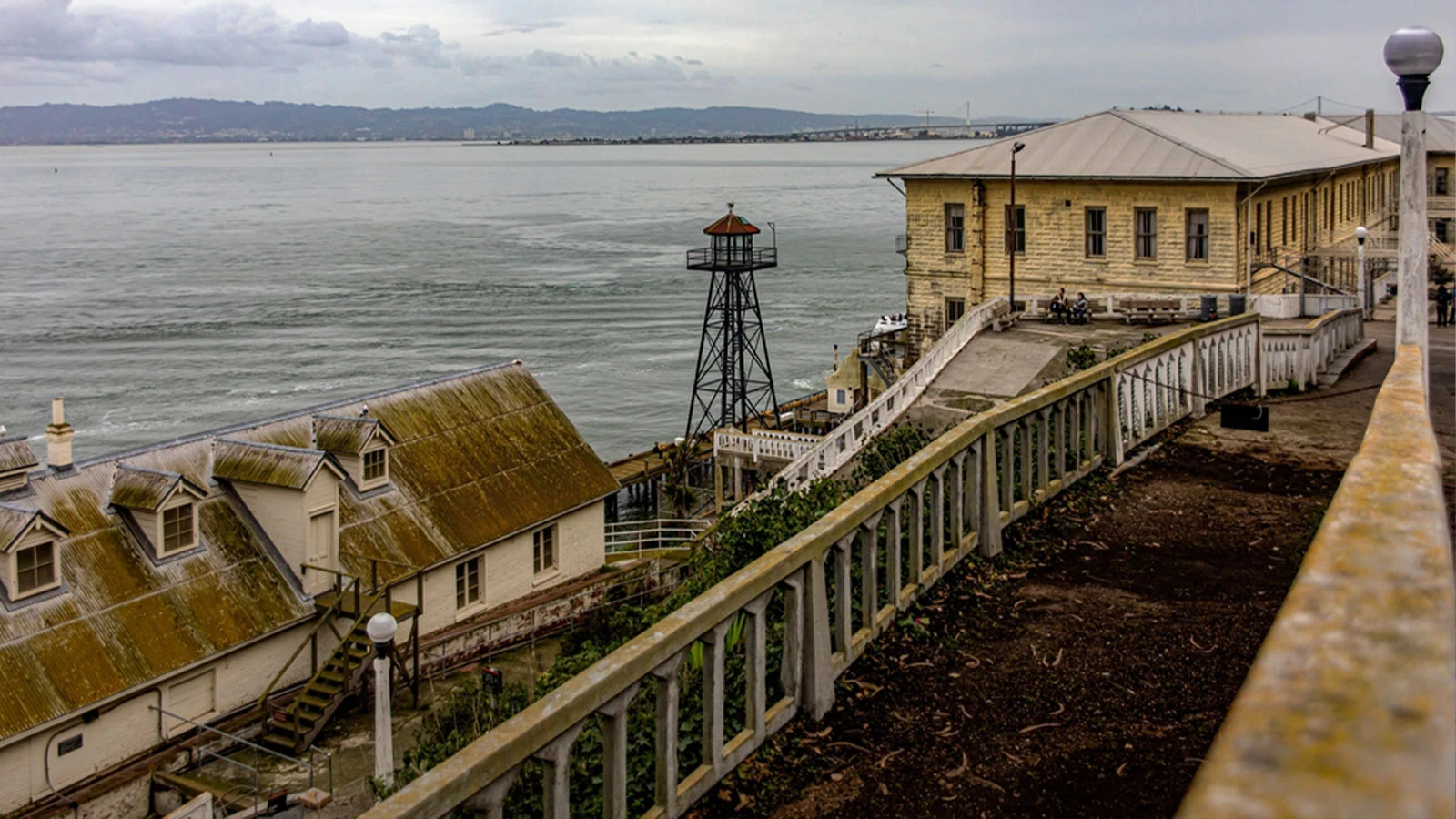 Les prisons des célébrités sont discutées, Trump veut ouvrir Alcatraz