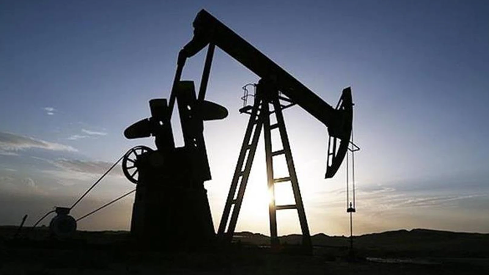 Attaque contre une raffinerie de pétrole au Koweït ; il y a eu un incendie