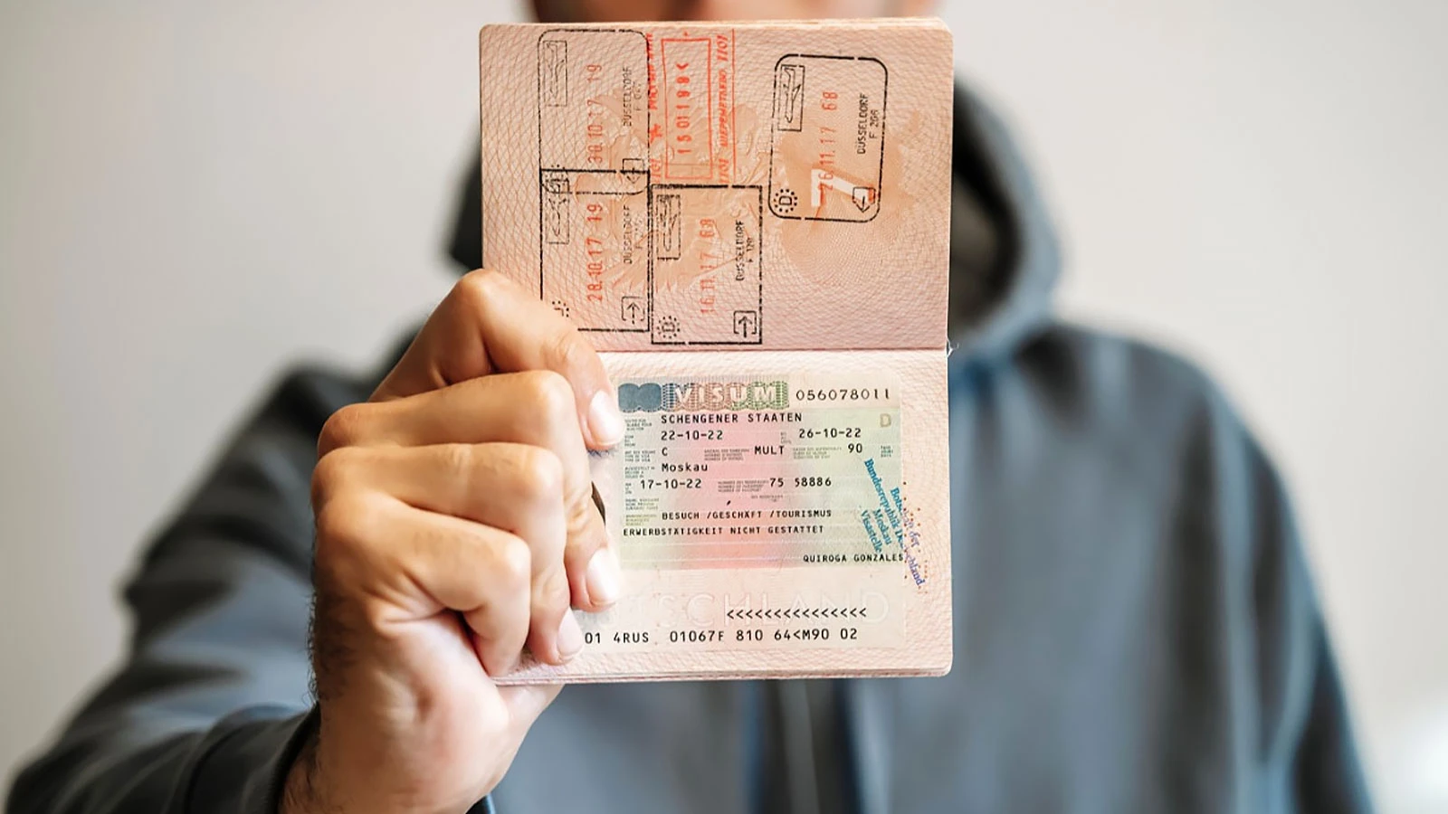 Le mur des visas s'agrandit, la discrimination contre les Turcs augmente